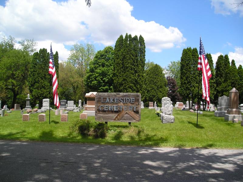 Lakeside Cemetery aka Caledonia Cemetery